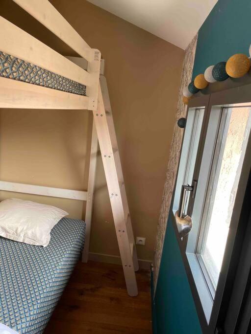 Logements Chaleureux Dans Maison Avec Piscine A 35 Min De Lyon Alix Bagian luar foto